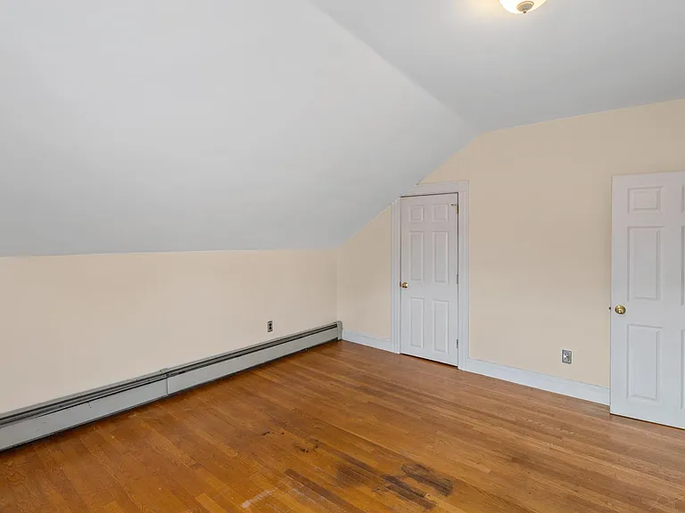 12 Lincoln Ave — Photo 16