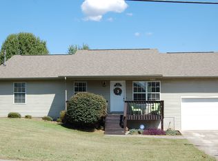 3234 Arthur Walker Rd, Maryville, TN 37803