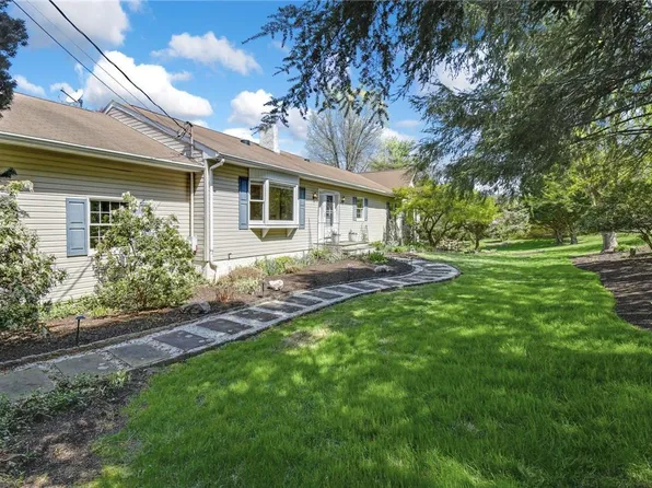 109 Traugers Crossing Rd, Kintnersville, PA 18930