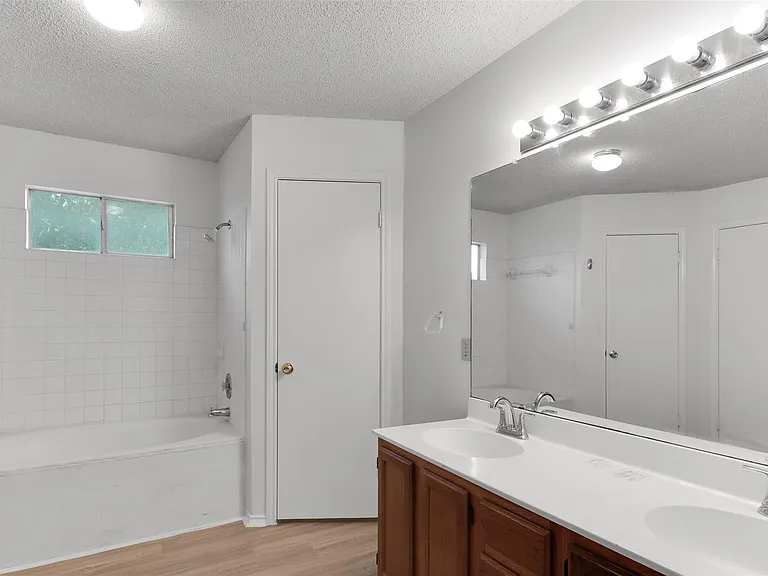 8313 Columbia Falls Dr — Photo 13