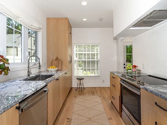 5th image of 232B Harding Pl