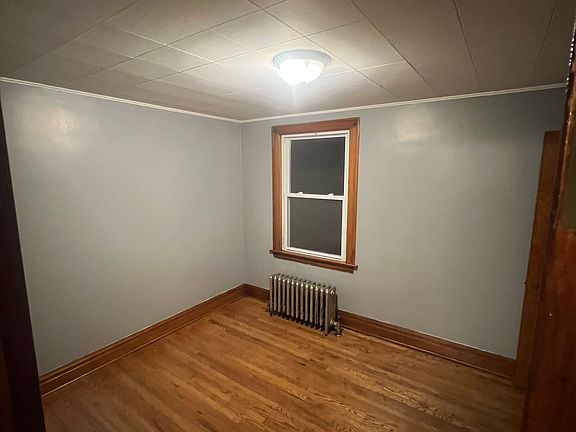 3rd image of 1821 Gunderson Ave APT 2