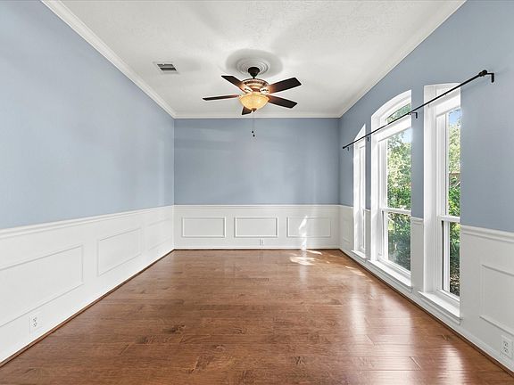 4th image of 502 Airybrook Ln