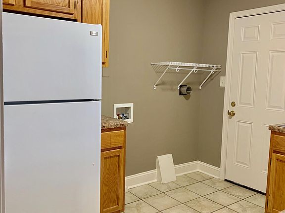 4th image of 308 Gill St APT A