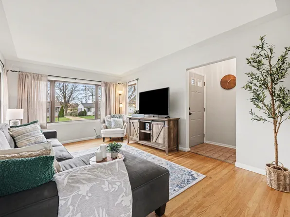 4929 Aleda Ave SE, Kentwood, MI 49508