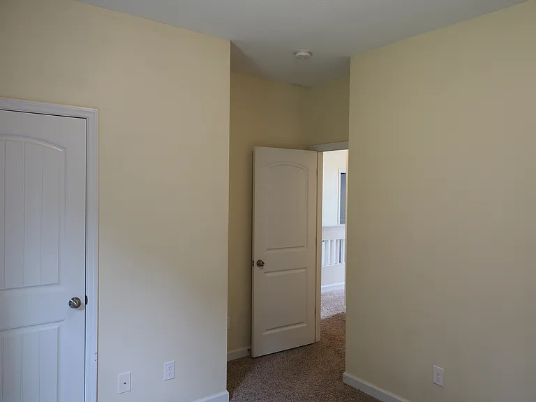 611 Winfall Dr — Photo 21