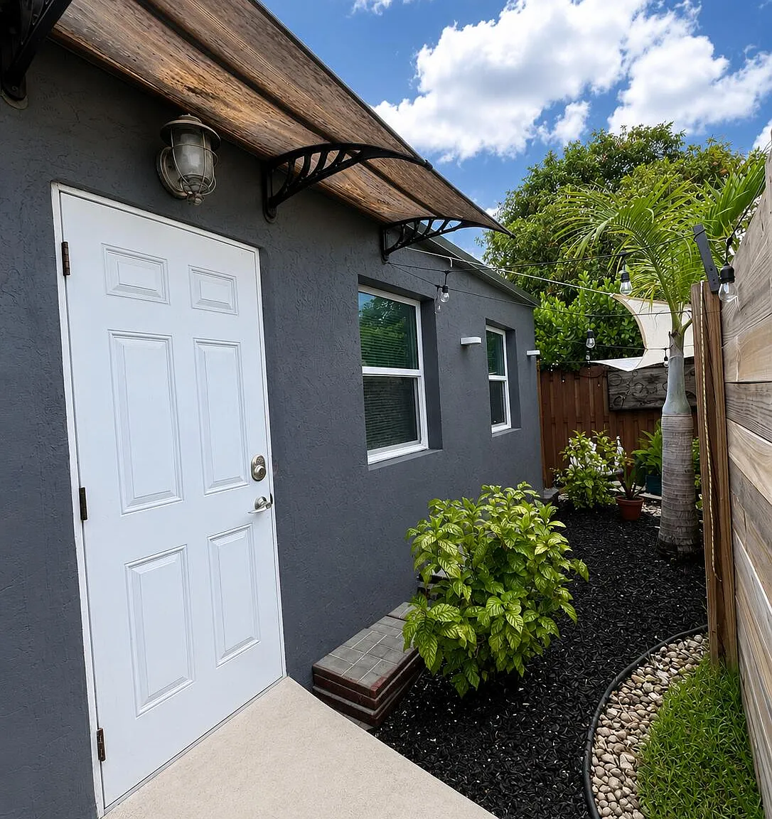 1 bed, 1.0 bath, 999 sqft, $1,400 — Photo 1