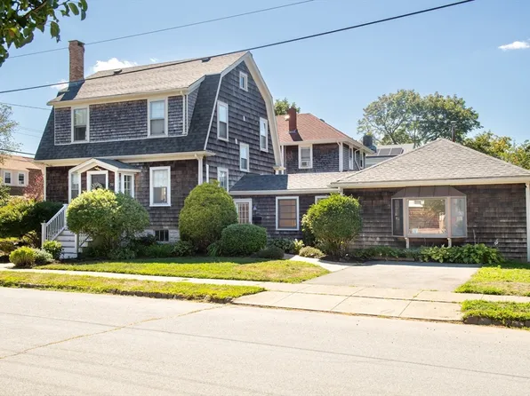 70 Chestnut St, Fairhaven, MA 02719