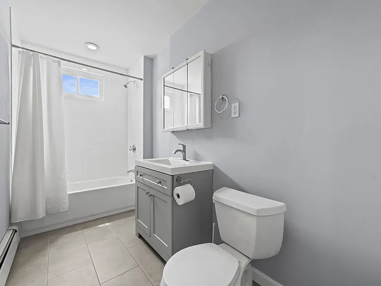 516 Washington St #2 — Photo 14