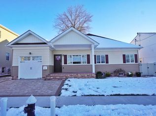 141 Beach Rd, Staten Island, NY 10306