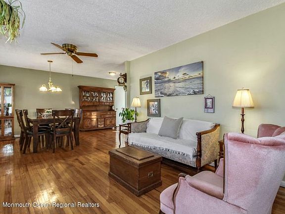 4th image of 805 Neville St