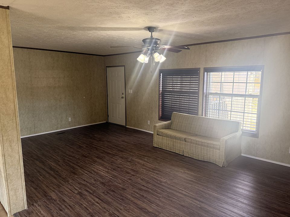 1st image of 280 Lakeview Dr