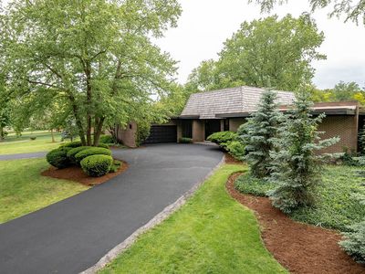 8100 S Park Ave, Burr Ridge, IL, 60527