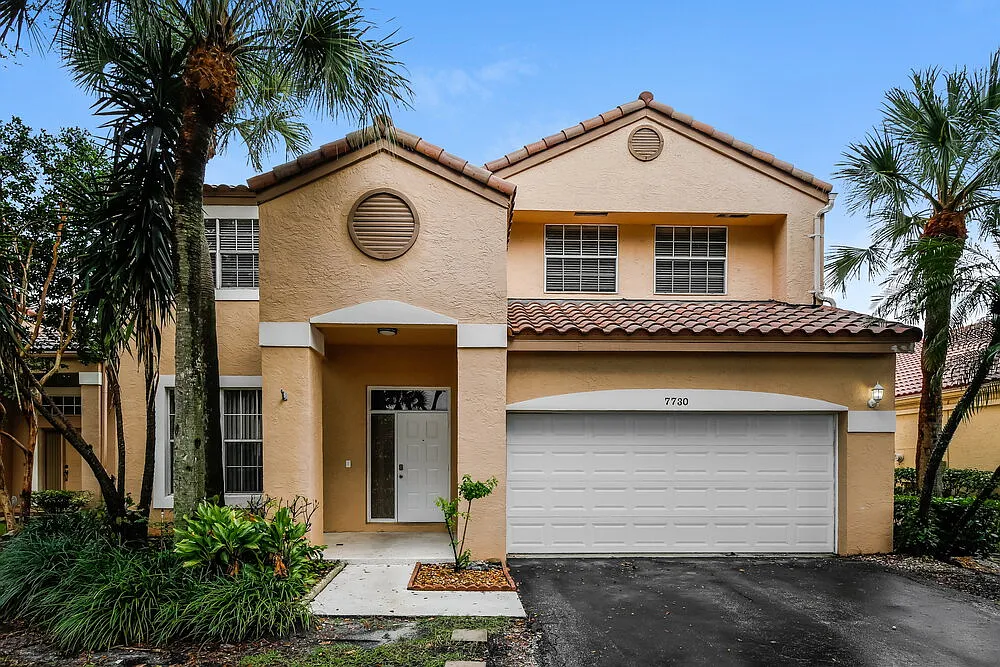 5 bed, 2.5 bath, 2751 sqft, $5,760 — Photo 1