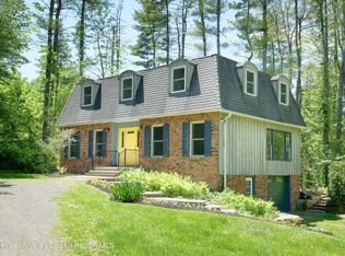 1315 Annandale Rd, Red Hook, NY 12571