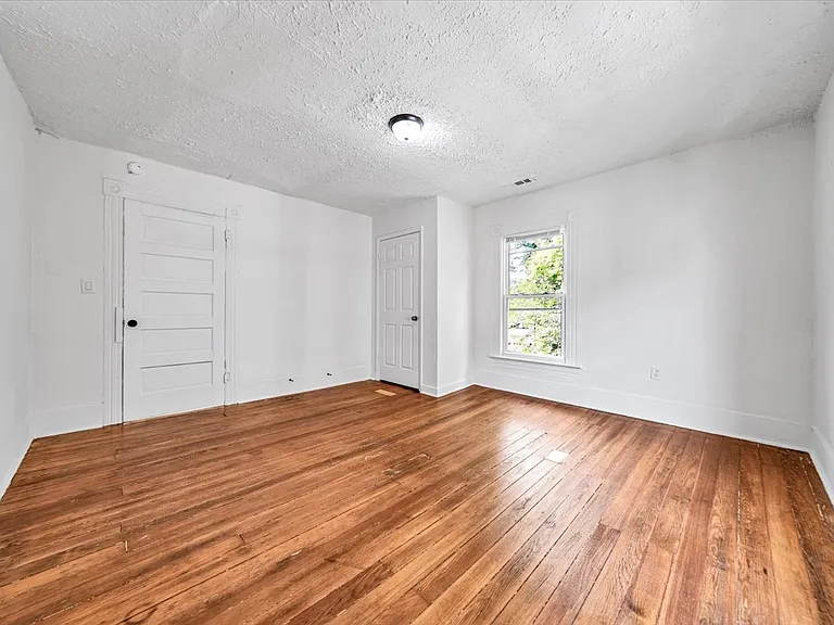1329 Loudon Ave NW — Photo 12