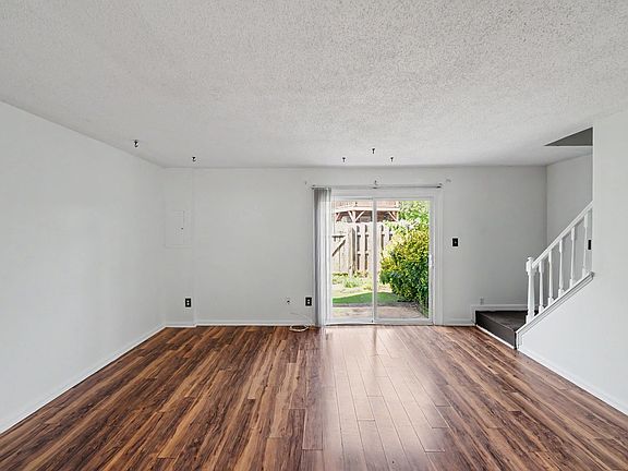 3rd image of 9626 Vinca Cir APT D