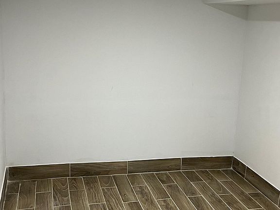 SINGLE OCCUPANCY ROOM with a closet available.