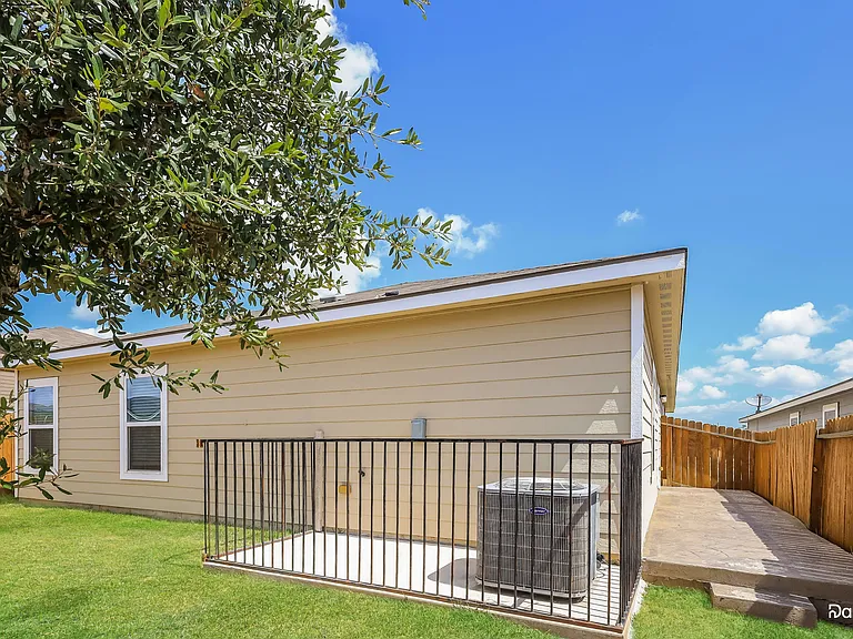 12242 Commander Dr — Photo 14