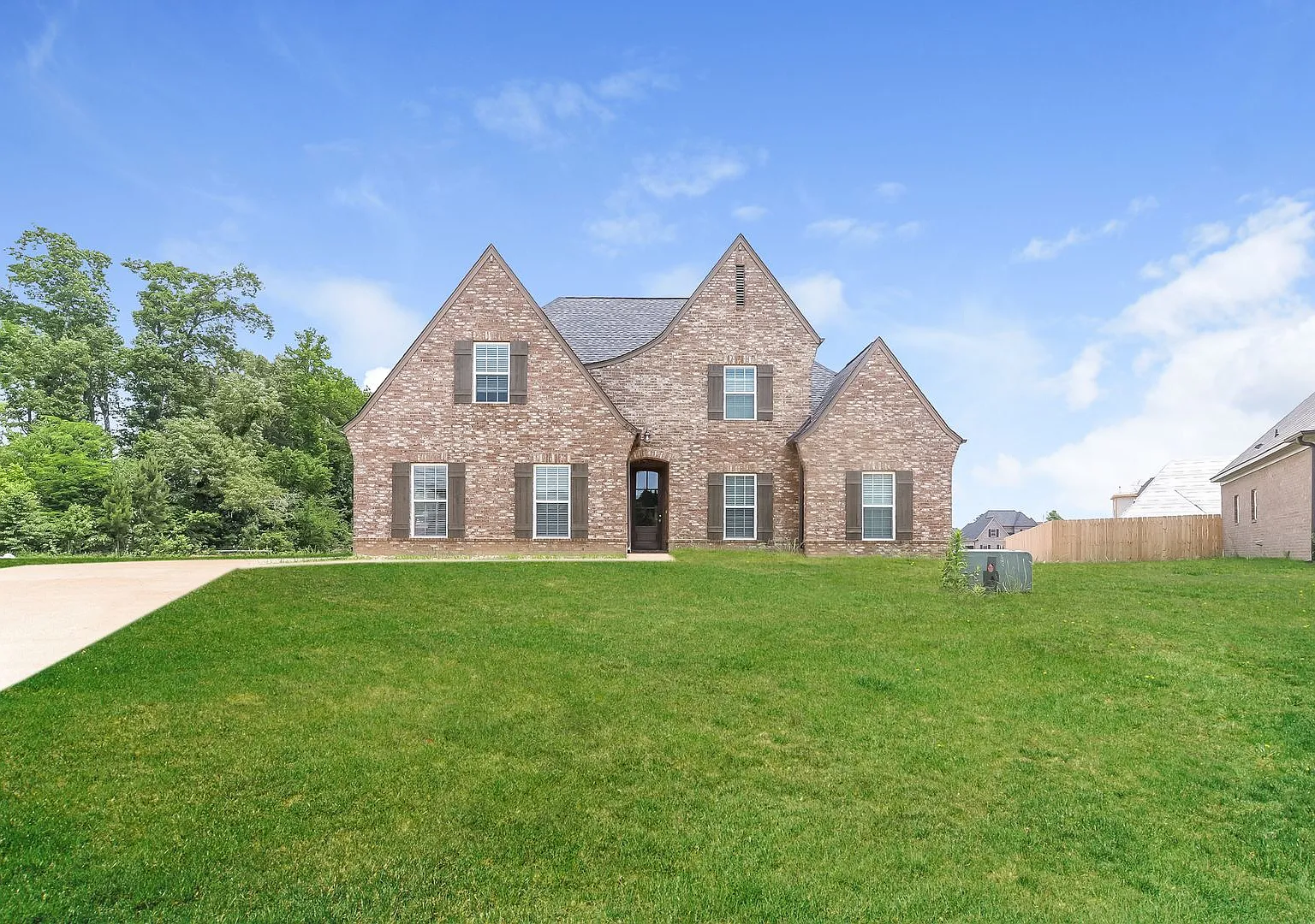 AinsleyCv8630 — Photo 2