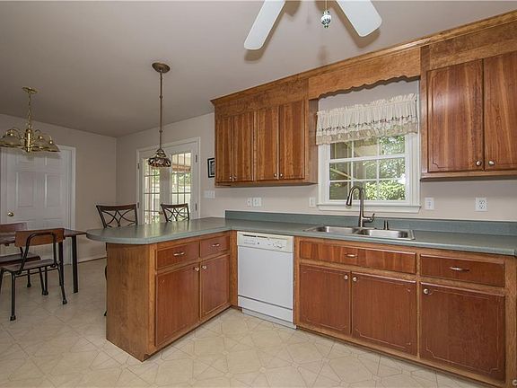 4th image of 3700 W Autumn Dr