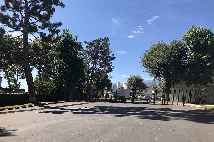1st image of 1974 E Lynwood Dr