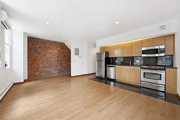 Rented by Nest Seekers International | media 11