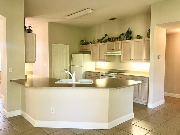2nd image of 33 Black Hickory Way