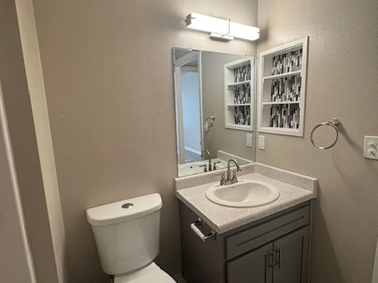 River Run Apartments — Photo 10