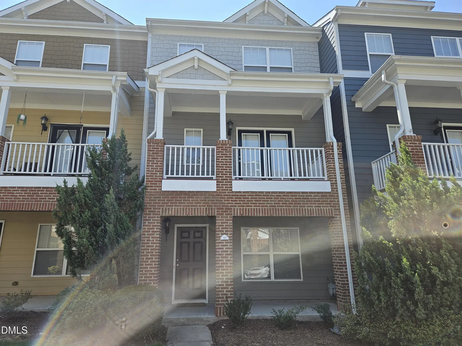 3 bed, 3.5 bath, 1800 sqft, $2,049 — Photo 1