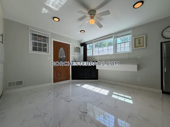 (undisclosed Address), Dorchester, MA 02125