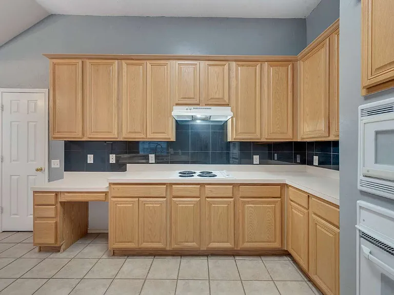 5909 Berkshire Rd — Photo 42