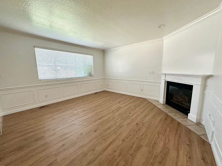 1809 E 4500 S — Photo 2