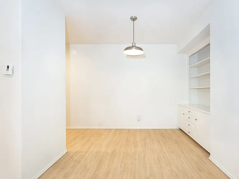 1041 S Wooster St — Photo 19