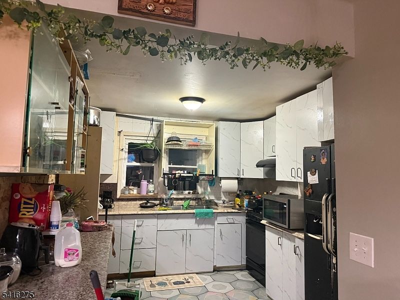 2nd image of 39.5 Sunset Ave