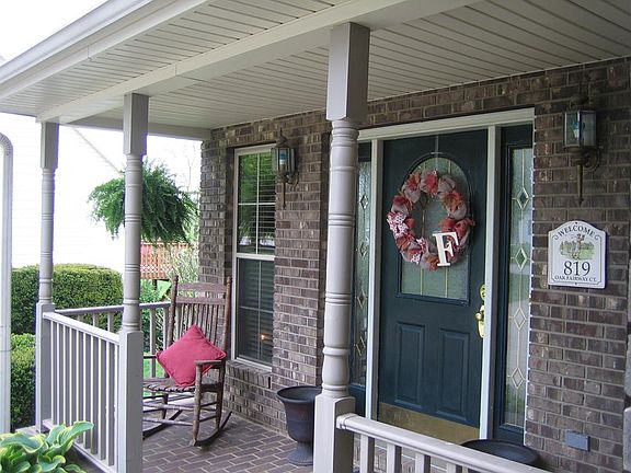 3rd image of 819 Oak Fairway Ct