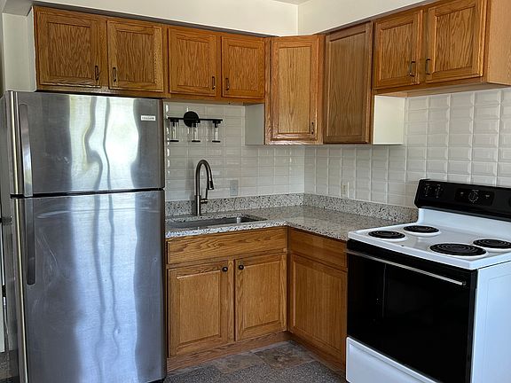 4th image of 235 Washington St #9