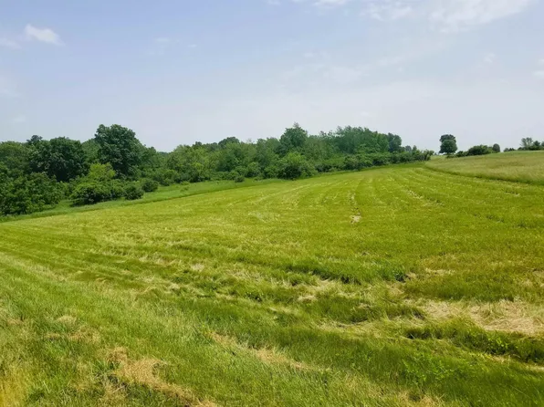 24-47 Carriage Hill Ct, Lanark, IL 61046