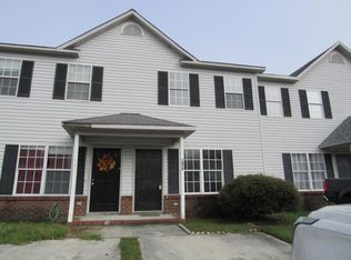 1073 W Pueblo Dr, Jacksonville, NC 28546