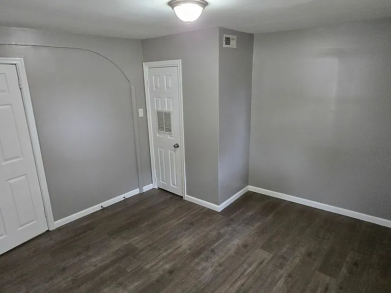 4 S Essex Ave #1 & Unit 2 — Photo 5
