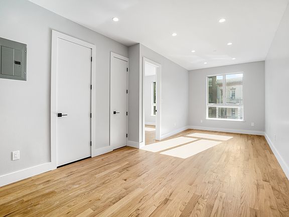 2nd image of 329 Rutland Rd #2