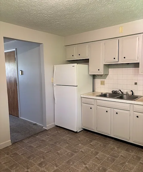 1750 Normandy Dr #4 — Photo 2