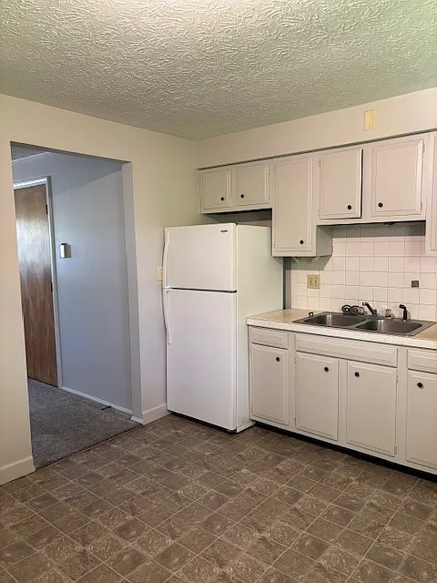 Building Photo - 1750 Normandy Dr #4