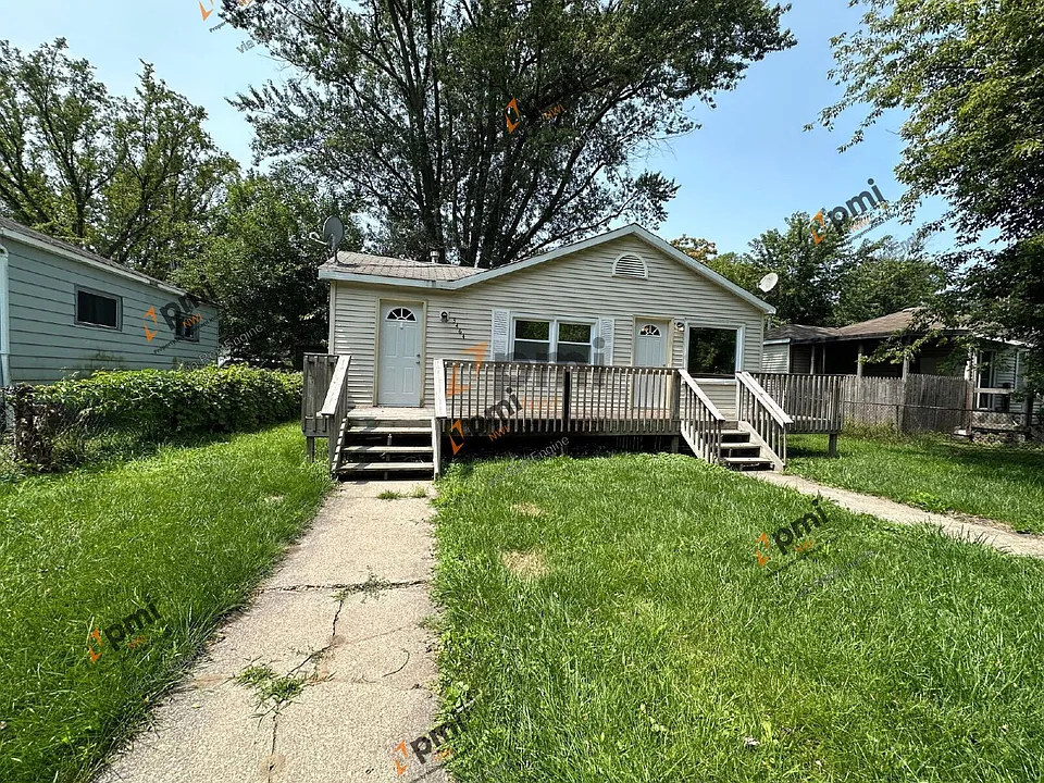 3464 Iowa St