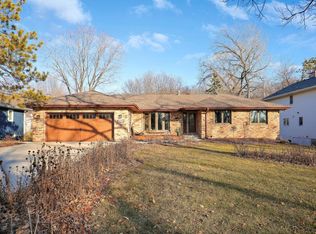 8829 Lakeview Rd, Bloomington, MN 55438