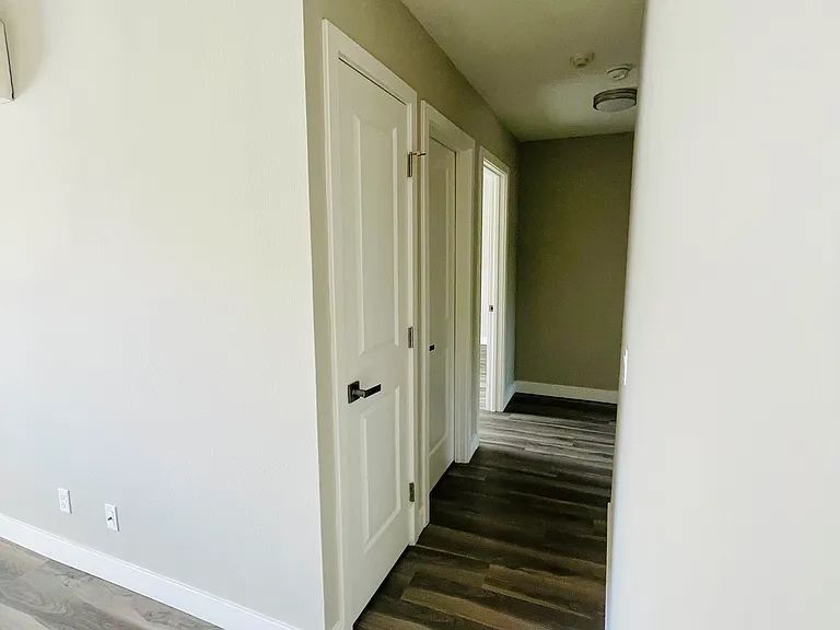 3x1 - 950 SqFt