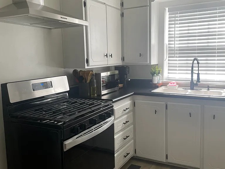 3405 E Haskell St — Photo 5