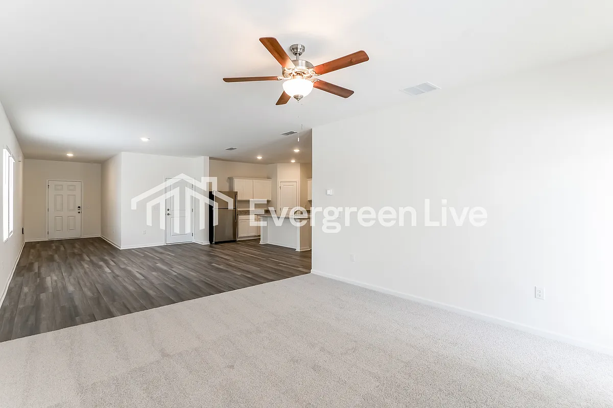 Building Photo - 150 Snowdrop Ave