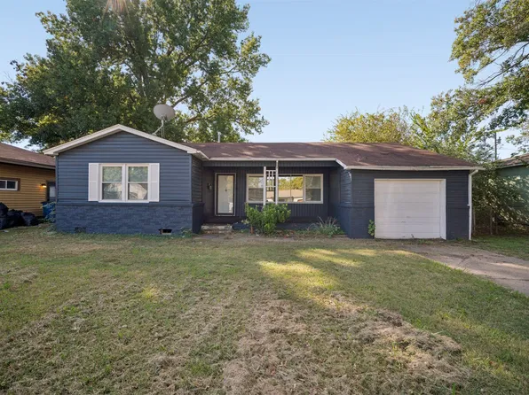1620 A And M Dr, Okmulgee, OK 74447
