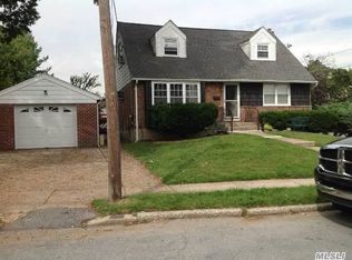 200 Lyon St, Valley Stream, NY 11580